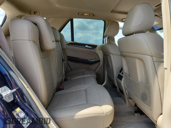 2015 Mercedes-Benz M 350 z VIN 4JGDA5HB3FA553046, wystawiony jako Copart lot #57749985 z przebiegiem 120 138 mil mil oraz Nie do naprawy • Non repairable. Historia ofert i sprzedaży dostępna na DreamBid. Obrazek 11.