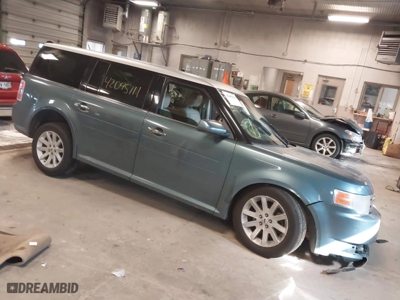 2010 Ford Flex SEL with VIN 2FMGK5CC8ABB09572, listed as a IAAI auction lot 42045111 with 225,666 mi miles. Bid and sale history available at carsss.com. Image 1.