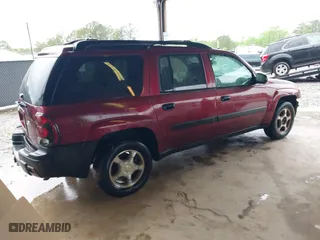 2005 Chevrolet TrailBlazer LS with VIN 1GNES16S556176536, listed as a IAAI auction lot 41973672 with 1 mi miles. Bid and sale history available at carsss.com. Image 4.