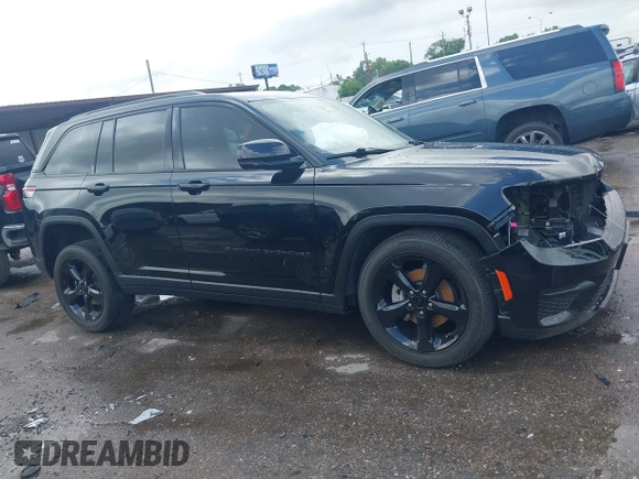 2023 Jeep Grand Cherokee Altitude with VIN 1C4RJGAG5PC648354, listed as a IAAI auction lot 42087186 with 11,691 mi miles and . Bid and sale history available at DreamBid. Image 13.