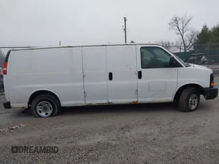 2007 GMC Savana Cargo Van with VIN 1GTGG29V771108284, listed as a IAAI auction lot 41483293 with 253,294 mi miles. Bid and sale history available at carsss.com. Image 6.