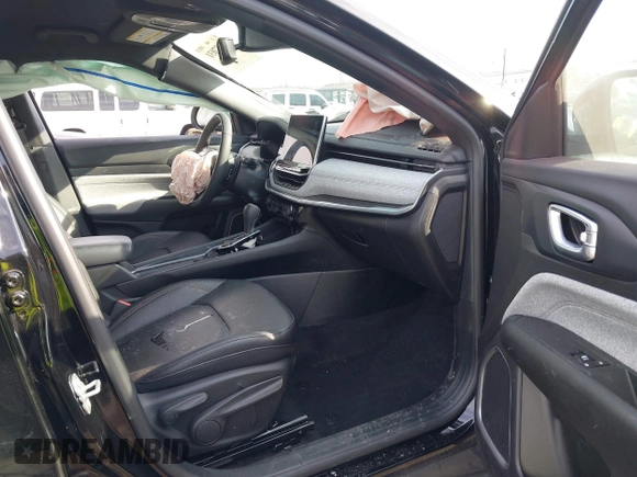 2024 Jeep Compass Latitude Lux with VIN 3C4NJDFN0RT140417, listed as a IAAI auction lot 41657031 with 4,449 mi miles and . Bid and sale history available at DreamBid. Image 5.
