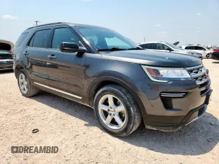 2018 Ford Explorer XLT z VIN 1FM5K7D83JGA55572, wystawiony jako Copart lot #61213325 z przebiegiem 46 128 mil mil oraz Szkoda całkowita • Salvage title. Historia ofert i sprzedaży dostępna na DreamBid. Obrazek 4.