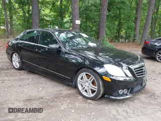 2010 Mercedes-Benz E 550 Luxury z VIN WDDHF9AB0AA125460, wystawiony jako IAAI lot #42435400 z przebiegiem 120 925 mil mil oraz . Historia ofert i sprzedaży dostępna na DreamBid. Obrazek 1.