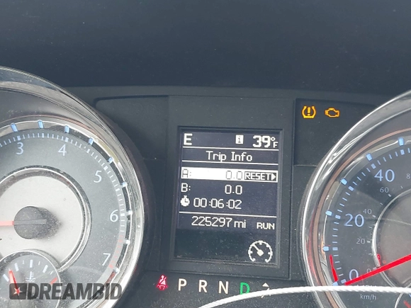 2015 Chrysler Town & Country Touring-L with VIN 2C4RC1CG4FR525588, listed as a IAAI auction lot 41696620 with 225,297 mi miles. Bid and sale history available at carsss.com. Image 15.
