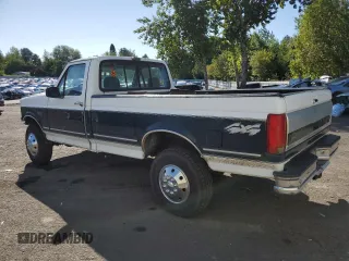 1993 Ford F-250 with VIN 2FTHF26M3PCB23740, listed as a Copart auction lot 68377914 with 279,650 mi miles and Salvage Title. Bid and sale history available at carsss.com. Image 2.