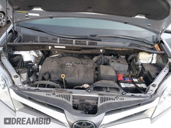 2018 Toyota Sienna XLE with VIN 5TDDZ3DC5JS205440, listed as a IAAI auction lot 41090557 with 50,775 mi miles. Bid and sale history available at carsss.com. Image 10.