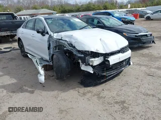 2024 Kia K5 GT-Line z VIN 5XXG64J27RG263411, wystawiony jako IAAI lot #41968914 z przebiegiem 23 238 mil mil oraz . Historia ofert i sprzedaży dostępna na DreamBid. Obrazek 1.