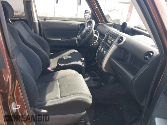 2006 Scion xB z VIN JTLKT334664123419, wystawiony jako IAAI lot #42293009 z przebiegiem 193 603 mil mil oraz . Historia ofert i sprzedaży dostępna na DreamBid. Obrazek 5.