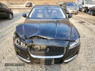 2018 Jaguar XF 25t Prestige with VIN SAJBE4FX4JCY59356, listed as a Copart auction lot 49068025 with 49,486 mi miles and Salvage Title. Bid and sale history available at carsss.com. Image 5.