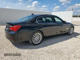 2009 BMW 7 Series 750Li z VIN WBAKB83559CY60221, wystawiony jako Copart lot #46941725 z przebiegiem 109 669 mil mil oraz Czysty tytuł • Clean title. Historia ofert i sprzedaży dostępna na DreamBid. Obrazek 3.