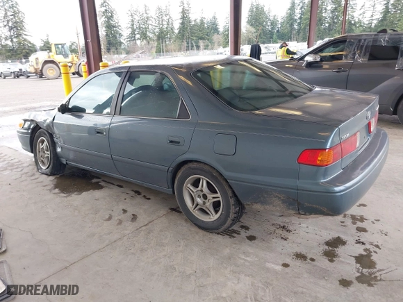 2000 Toyota Camry CE with VIN 4T1BG22KXYU923956, listed as a IAAI auction lot 41937950 with 101,539 mi miles. Bid and sale history available at carsss.com. Image 3.