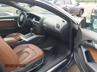 2011 Audi A5 Premium Plus z VIN WAULFAFR2BA051470, wystawiony jako IAAI lot #42465472 z przebiegiem 108 172 mil mil oraz . Historia ofert i sprzedaży dostępna na DreamBid. Obrazek 5.