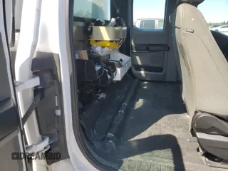 2018 Ford F-150 XL with VIN 1FTEX1C58JKE81877, listed as a Copart auction lot 52518435 with 147,820 mi miles and Clean Title. Bid and sale history available at carsss.com. Image 10.