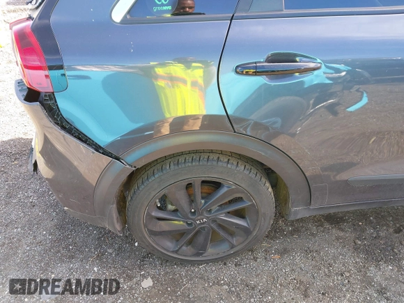 2018 Kia Niro EX with VIN KNDCC3LC6J5137430, listed as a IAAI auction lot 41804509 with 139,140 mi miles. Bid and sale history available at carsss.com. Image 16.