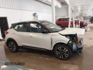2019 Nissan Kicks SR with VIN 3N1CP5CU7KL538238, listed as a IAAI auction lot 41688621 with 40,142 mi miles. Bid and sale history available at carsss.com. Image 13.