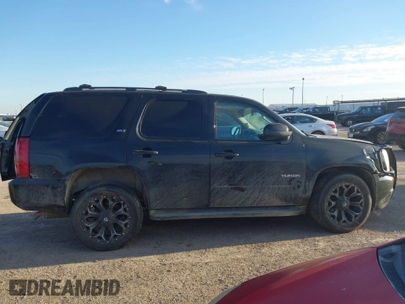 2014 GMC Yukon SLT with VIN 1GKS1CE00ER247249, listed as a IAAI auction lot 41271351 with 215,044 mi miles. Bid and sale history available at carsss.com. Image 13.