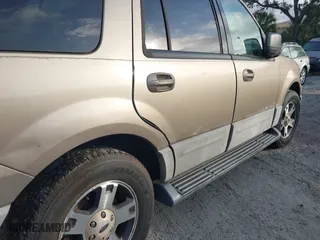 2003 Ford Expedition Special Service with VIN 1FMRU15W53LA44296, listed as a IAAI auction lot 41084481 with 1 mi miles. Bid and sale history available at carsss.com. Image 12.