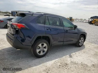 2022 Toyota RAV4 XLE with VIN 2T3W1RFV3NW209301, listed as a Copart auction lot 50494545 with 28,940 mi miles and Salvage Title. Bid and sale history available at carsss.com. Image 3.