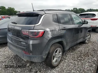 2024 Jeep Compass Latitude z VIN 3C4NJDBN0RT591675, wystawiony jako Copart lot #58857025 z przebiegiem 15 146 mil mil oraz Nie do naprawy • Non repairable. Historia ofert i sprzedaży dostępna na DreamBid. Obrazek 3.