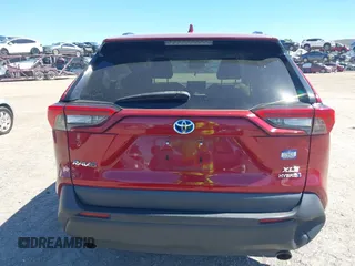 2021 Toyota RAV4 Hybrid LE with VIN 4T3B6RFV3MU047815, listed as a IAAI auction lot 41803677 with 98,992 mi miles. Bid and sale history available at carsss.com. Image 17.