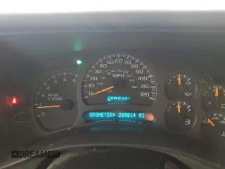 2003 Chevrolet Suburban LT z VIN 1GNFK16Z93J165597, wystawiony jako Copart lot #52101725 z przebiegiem 285 014 mil mil oraz Szkoda całkowita • Salvage title. Historia ofert i sprzedaży dostępna na DreamBid. Obrazek 9.