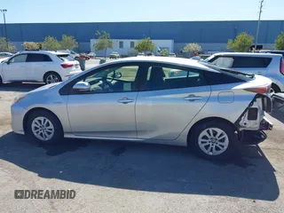 2016 Toyota Prius Two z VIN JTDKBRFU8G3007885, wystawiony jako IAAI lot #41980383 z przebiegiem 162 740 mil mil oraz . Historia ofert i sprzedaży dostępna na DreamBid. Obrazek 15.