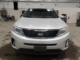 2015 Kia Sorento LX with VIN 5XYKT4A63FG592300, listed as a Copart auction lot 50242975 with 227,062 mi miles and Clean Title. Bid and sale history available at carsss.com. Image 5.