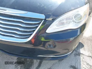 2013 Chrysler 200 Touring z VIN 1C3CCBBB1DN546558, wystawiony jako IAAI lot #42188477 z przebiegiem 164 678 mil mil oraz . Historia ofert i sprzedaży dostępna na DreamBid. Obrazek 6.