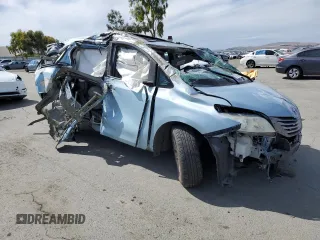 2015 Toyota Sienna XLE с VIN 5TDYK3DC8FS557294, выставлен на аукционе Copart как лот 57247845 с пробегом Не указан миль и Списание • Salvage title. История ставок и продаж доступна на DreamBid. Изображение 4.