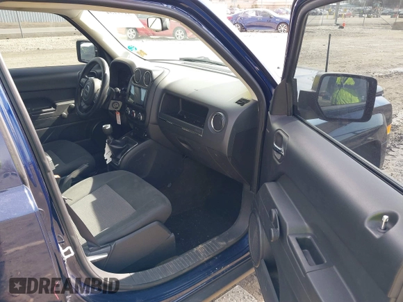 2016 Jeep Patriot Sport with VIN 1C4NJPBA9GD603307, listed as a IAAI auction lot 41777347 with 161,970 mi miles and . Bid and sale history available at carsss.com. Image 5.