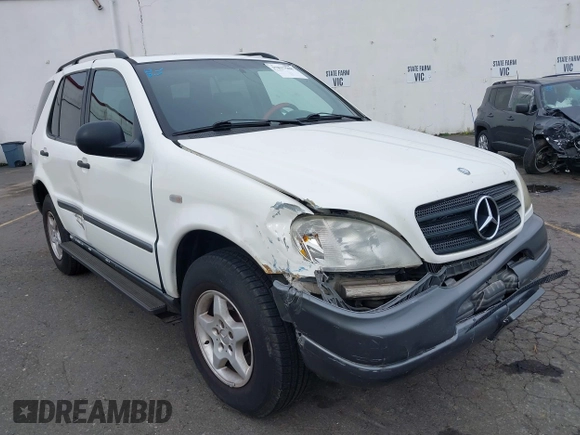 1998 Mercedes-Benz M-Class with VIN 4JGAB54E0WA005344, listed as a IAAI auction lot 37837508 with 159,933 mi miles. Bid and sale history available at carsss.com. Image 1.