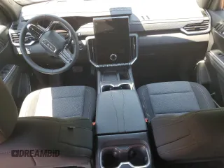 2025 GMC Acadia AWD Elevation z VIN 1GKENNRS8SJ243825, wystawiony jako Copart lot #57325625 z przebiegiem 926 mil mil oraz Czysty tytuł • Clean title. Historia ofert i sprzedaży dostępna na DreamBid. Obrazek 8.