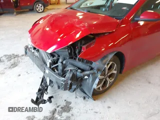 2021 Kia Forte LXS z VIN 3KPF24AD6ME326248, wystawiony jako IAAI lot #41760681 z przebiegiem 83 716 mil mil oraz . Historia ofert i sprzedaży dostępna na DreamBid. Obrazek 6.