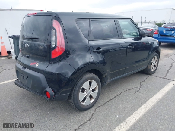 2015 Kia Soul with VIN KNDJN2A25F7118210, listed as a IAAI auction lot 41531992 with 117,759 mi miles. Bid and sale history available at carsss.com. Image 4.