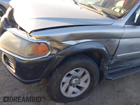 2001 Mitsubishi Montero Sport XLS with VIN JA4LS31H21P063147, listed as a IAAI auction lot 41367823 with 189,373 mi miles. Bid and sale history available at carsss.com. Image 14.