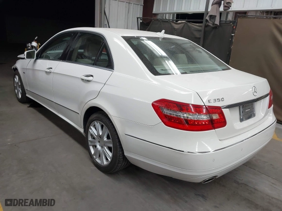 2012 Mercedes-Benz E-Class E 350 Luxury with VIN WDDHF5KB9CA548550, listed as a IAAI auction lot 41626757 with 125,402 mi miles. Bid and sale history available at carsss.com. Image 3.