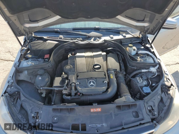 2014 Mercedes-Benz C 250 Sport z VIN WDDGF4HB8EA942721, wystawiony jako Copart lot #52629855 z przebiegiem 151 421 mil mil oraz Szkoda całkowita • Salvage title. Historia ofert i sprzedaży dostępna na DreamBid. Obrazek 11.