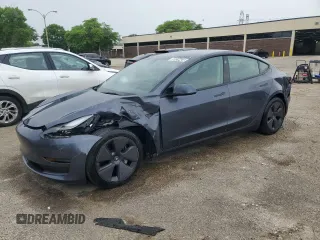 2022 Tesla Model 3 z VIN 5YJ3E1EAXNF371505, wystawiony jako Copart lot #60974425 z przebiegiem 112 742 mil mil oraz Czysty tytuł • Clean title. Historia ofert i sprzedaży dostępna na DreamBid. Obrazek 1.
