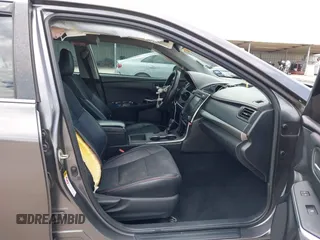 2015 Toyota Camry XLE z VIN 4T1BF1FK8FU114881, wystawiony jako IAAI lot #42231368 z przebiegiem Nie podano mil oraz . Historia ofert i sprzedaży dostępna na DreamBid. Obrazek 5.