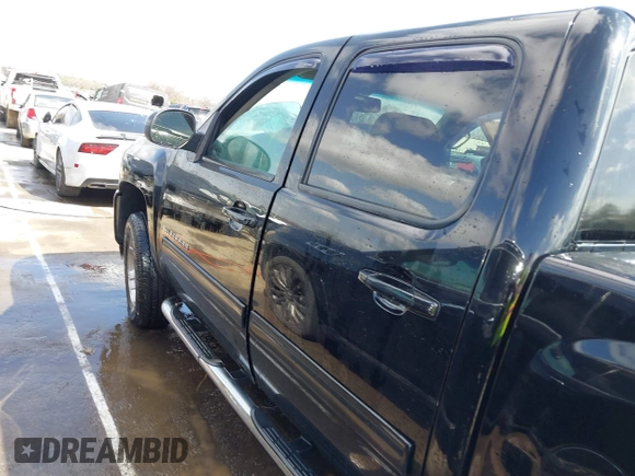 2013 Chevrolet Silverado 1500 LT with VIN 3GCPKSE71DG329253, listed as a IAAI auction lot 41723597 with 164,539 mi miles. Bid and sale history available at carsss.com. Image 14.