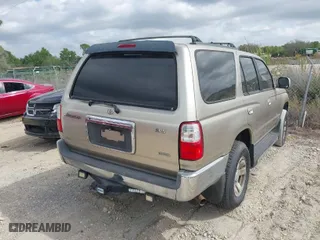 2002 Toyota 4Runner SR5 with VIN JT3GN86R220231722, listed as a IAAI auction lot 41613668 with 281,143 mi miles. Bid and sale history available at carsss.com. Image 4.