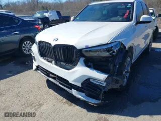 2019 BMW X5 xDrive40i with VIN 5UXCR6C57KLK80268, listed as a IAAI auction lot 41582457 with 85,682 mi miles. Bid and sale history available at carsss.com. Image 6.
