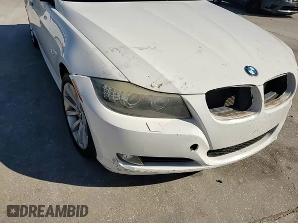 2011 BMW 3 Series 328i xDrive with VIN WBAUU3C52BA542516, listed as a Copart auction lot 81572764 with Not Provided miles and Salvage Title. Bid and sale history available at DreamBid. Image 10.
