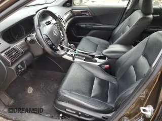 2017 Honda Accord Touring z VIN JHMCR6F74HC023722, wystawiony jako Copart lot #46122315 z przebiegiem Nie podano mil oraz Szkoda całkowita • Salvage title. Historia ofert i sprzedaży dostępna na DreamBid. Obrazek 7.
