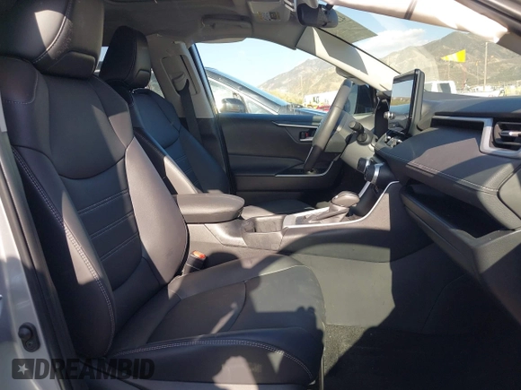 2024 Toyota RAV4 XLE Premium с VIN 2T3C1RFV0RC272866, выставлен на аукционе IAAI как лот 42249629 с пробегом 12 765 миль миль и . История ставок и продаж доступна на DreamBid. Изображение 5.