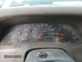 2001 Ford Super Duty F-250 XL with VIN 1FTNX20L51EB89479, listed as a Copart auction lot 44643285 with 219,690 mi miles and Salvage Title. Bid and sale history available at carsss.com. Image 9.