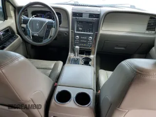 2016 Lincoln Navigator Select z VIN 5LMJJ2HT4GEL09228, wystawiony jako Copart lot #56006535 z przebiegiem 157 100 mil mil oraz Szkoda całkowita • Salvage title. Historia ofert i sprzedaży dostępna na DreamBid. Obrazek 8.