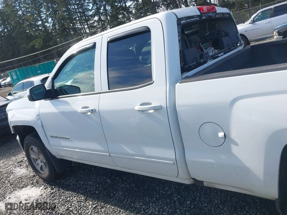 2018 Chevrolet Silverado 1500 LT with VIN 1GCVKREC6JZ266420, listed as a IAAI auction lot 41660687 with 86,656 mi miles. Bid and sale history available at carsss.com. Image 14.