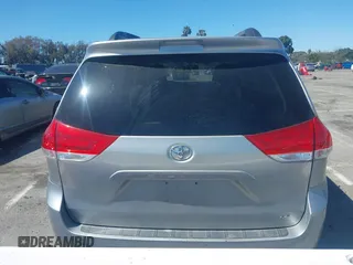 2014 Toyota Sienna LE AAS z VIN 5TDKK3DC9ES453868, wystawiony jako IAAI lot #41816259 z przebiegiem 169 468 mil mil oraz . Historia ofert i sprzedaży dostępna na DreamBid. Obrazek 16.